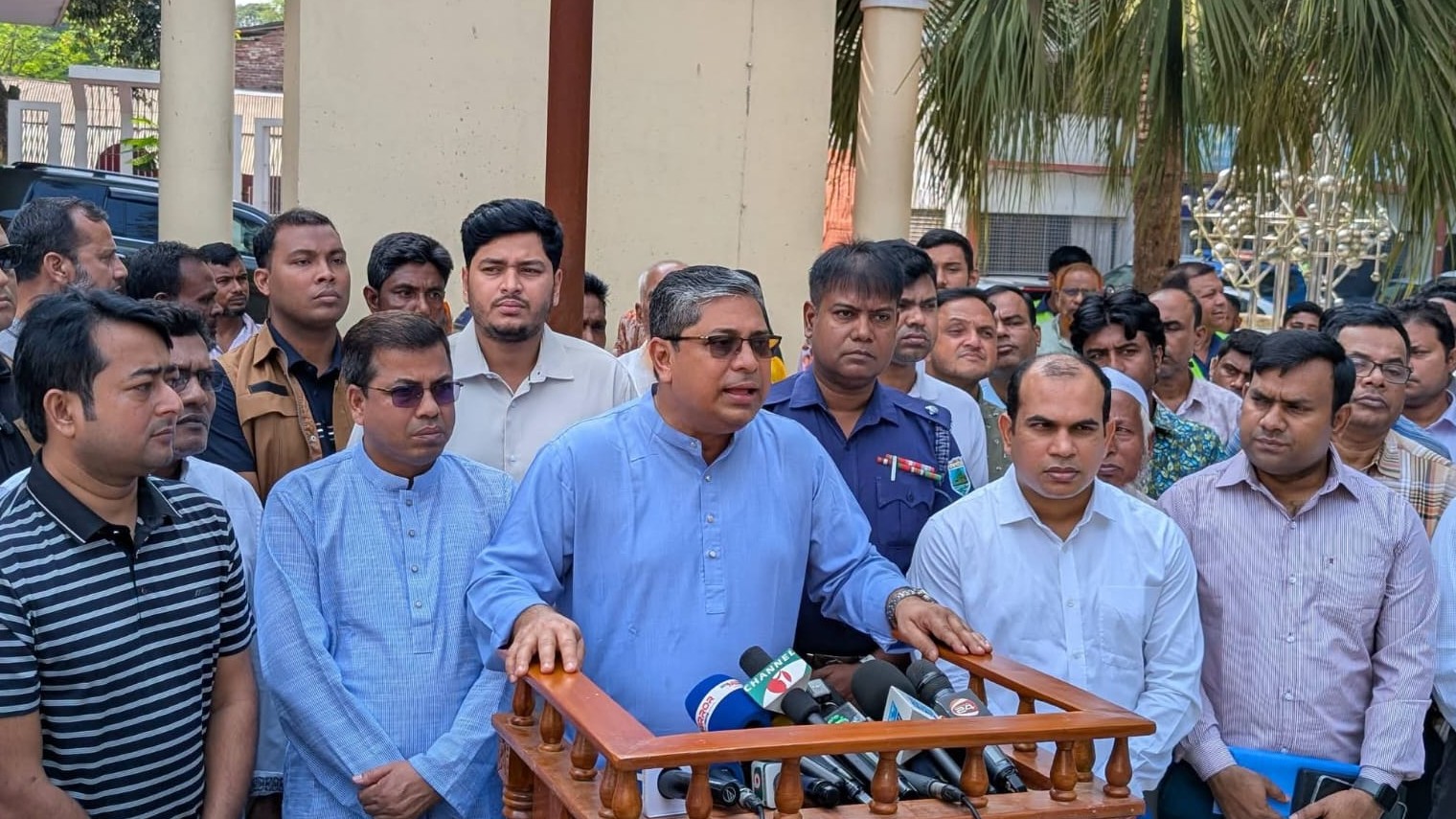  ‘বিরোধী দল এখন চকলেট পাচ্ছে, আমরা বসার জায়গাও পাইনি’ : প্রতিমন্ত্রী মীর শাহে আলম
